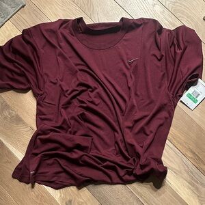 Nike Men's Burgundy Short Sleeve Tee